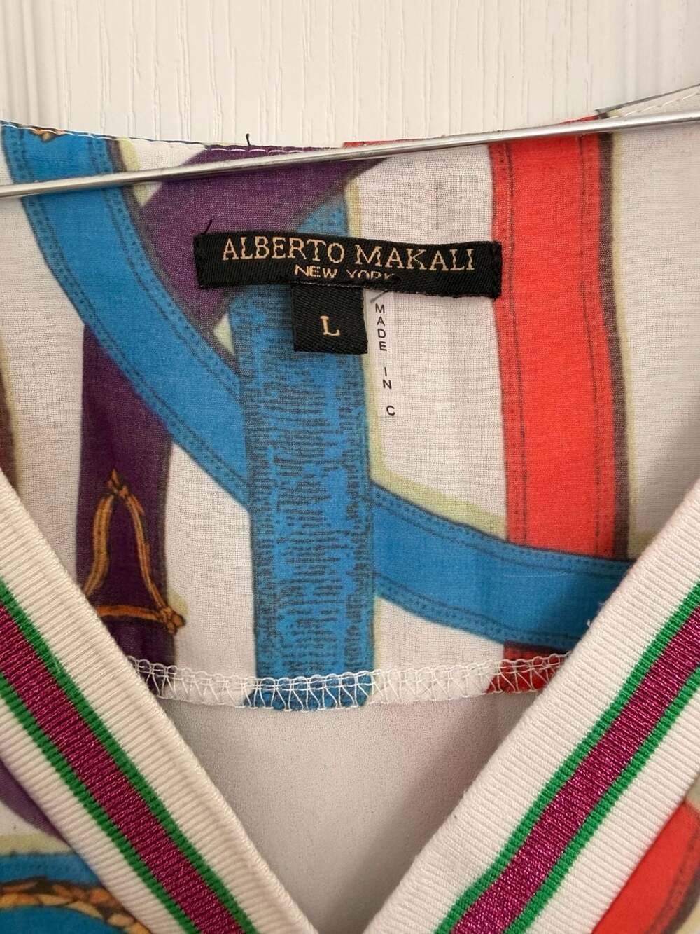 Alberto Makali Women's Multicolor Equestrian Belt and Chain Print V-Neck Long Sl - Picture 3 of 13